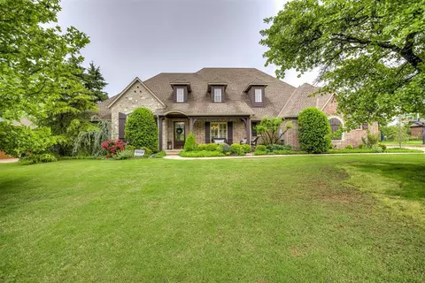 10300 Timber Valley Dr, Oklahoma City, OK 73151