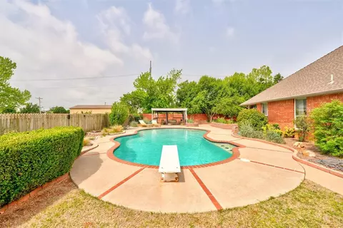 12809 Preston Hills Dr, Oklahoma City, OK 73142