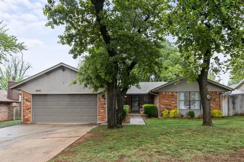 2421 Northwood Ln, Edmond, OK 73013