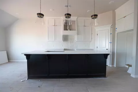 1009 SE 30th St, Moore, OK 73160