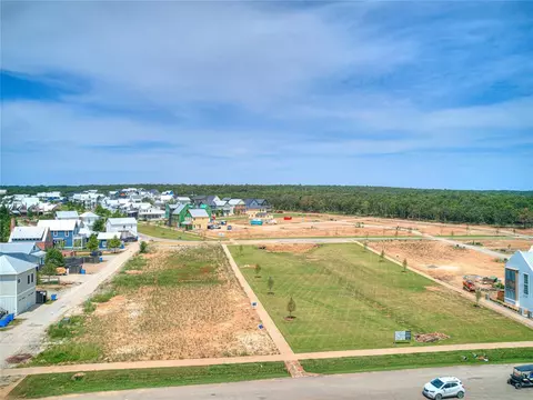 66 Hill St, Carlton Landing, OK 74432