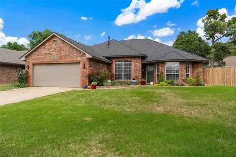 1812 Windsong Dr, Midwest City, OK 73130