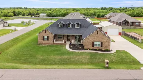 18450 Chuckwagon Trl, Norman, OK 73072