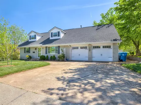 705 East Dr, Edmond, OK 73034