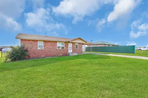 908 S Oak Ave, Erick, OK 73645 photo 3