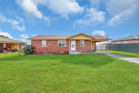 908 S Oak Ave, Erick, OK 73645