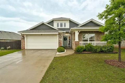 6813 NW 155th St, Edmond, OK 73013