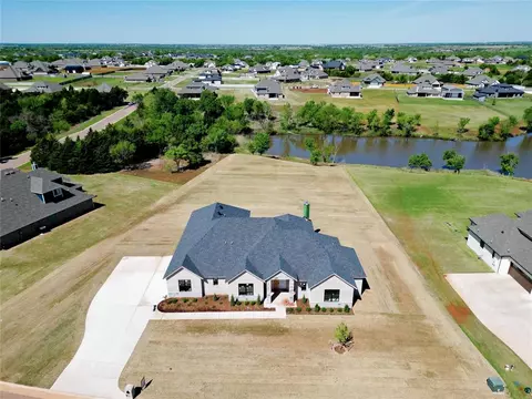 13715 Blue Star St, Edmond, OK 73025