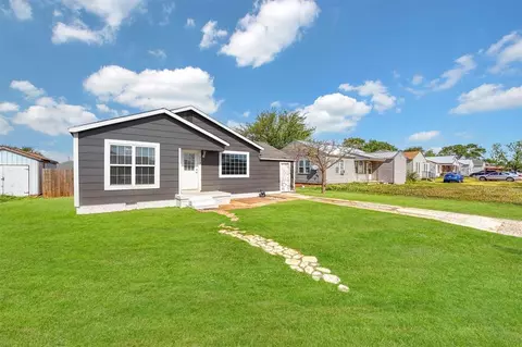 113 Central Dr, Sayre, OK 73662