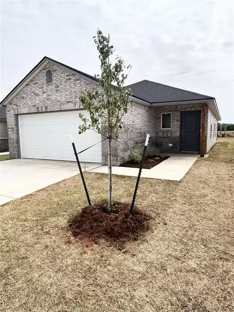 3612 Blue Ave, Yukon, OK 73099