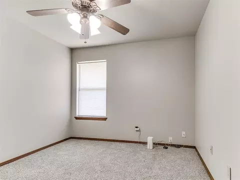 623 N Richland Rd, Tuttle, OK 73089 photo 15
