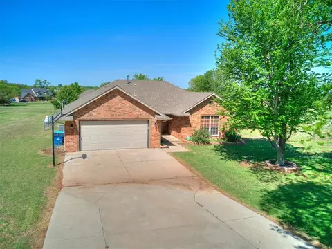 623 N Richland Rd, Tuttle, OK 73089