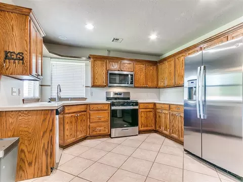 623 N Richland Rd, Tuttle, OK 73089 photo 8