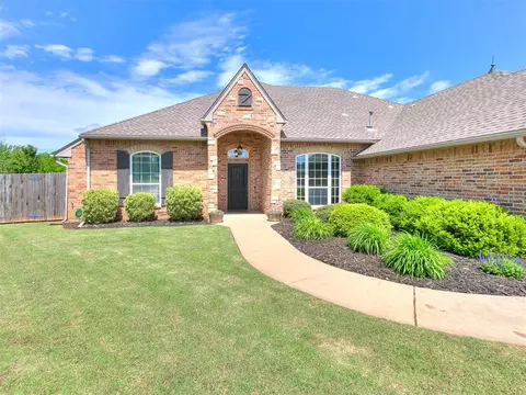 100 Summit Bnd, Norman, OK 73071