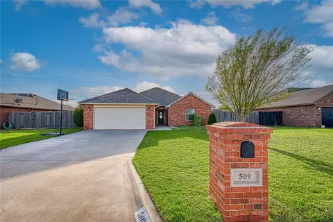 509 Willow St, Elk City, OK 73644