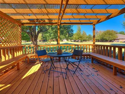 1921 NW 157th St, Edmond, OK 73013