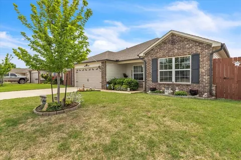 1400 Sandstone Dr, Noble, OK 73068