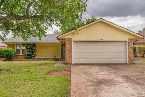1002 W Ridgecrest Way, Mustang, OK 73064