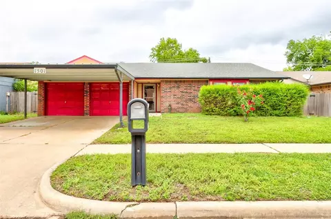 1501 NE 3rd St, Moore, OK 73160