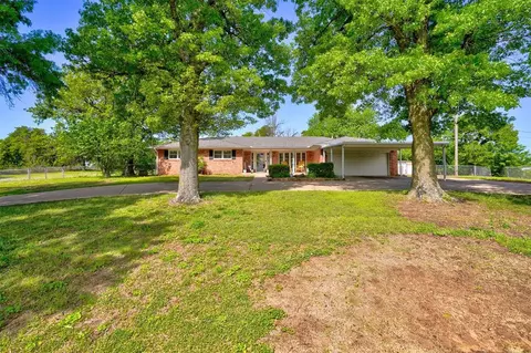 1653 S Choctaw Rd, Choctaw, OK 73020