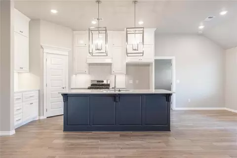 12333 SW 32nd St, Yukon, OK 73099