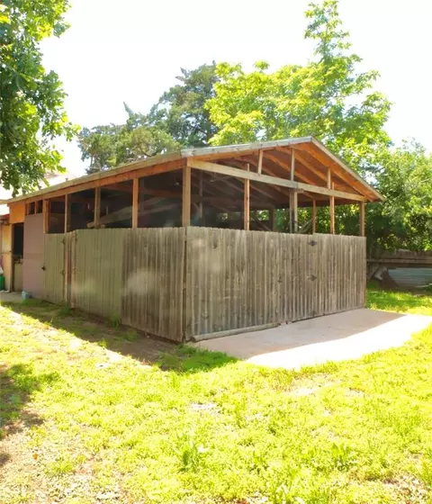 607 E Liveoak St, Altus, OK 73521 photo 11