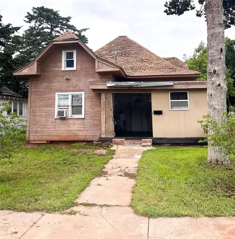 607 E Liveoak St, Altus, OK 73521