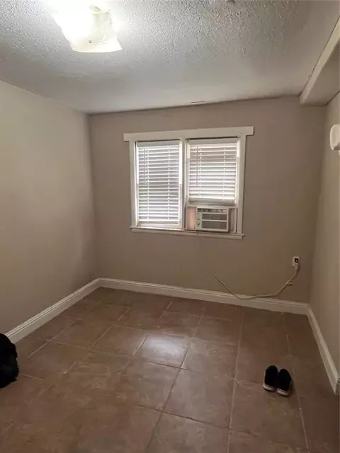 607 E Liveoak St, Altus, OK 73521 photo 4