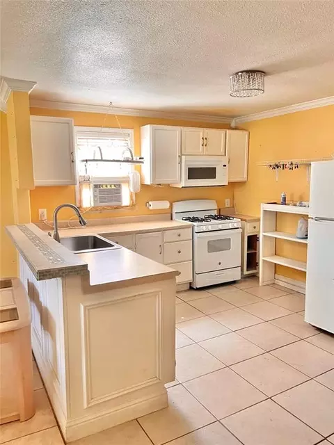 607 E Liveoak St, Altus, OK 73521 photo 13