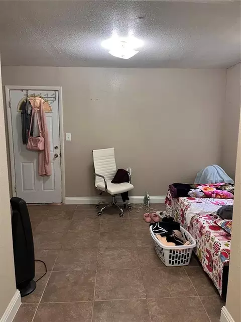 607 E Liveoak St, Altus, OK 73521 photo 5