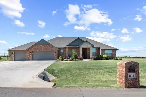 1019 Whispering Meadows Ln, Tuttle, OK 73089 photo 2