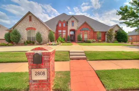 2808 Warwick Pl, Edmond, OK 73013