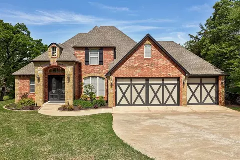 2051 Vaquero Ct, Edmond, OK 73034
