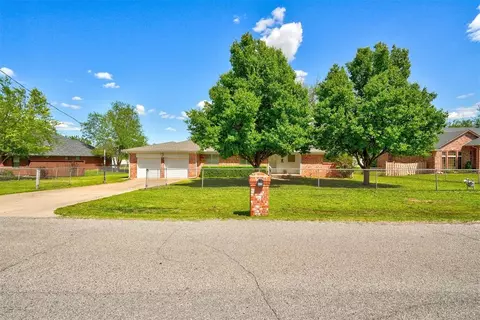 320 Hisel Rd, Del City, OK 73115