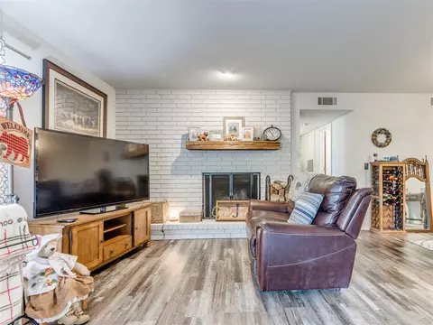 4400 Hemingway Dr #153, Oklahoma City, OK 73118