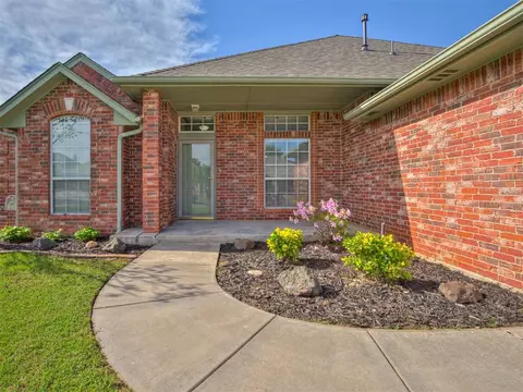 10620 NW 41st St, Yukon, OK 73099
