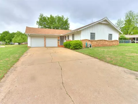 3016 Edgewood Dr, Midwest City, OK 73110
