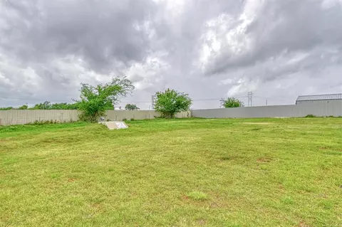 908 County Street 2932, Tuttle, OK 73089 photo 31