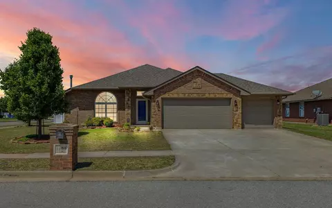 1127 SE 16th Pl, Newcastle, OK 73065