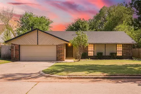1400 Redwood Ter, Midwest City, OK 73110