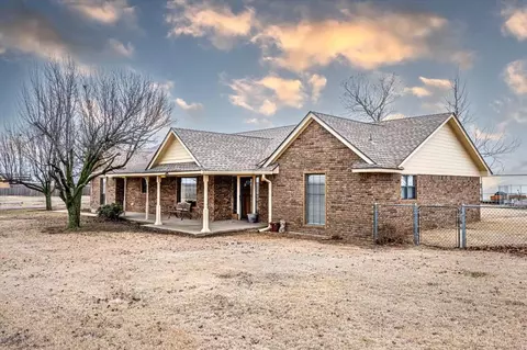 2900 NE Apache St, Piedmont, OK 73078