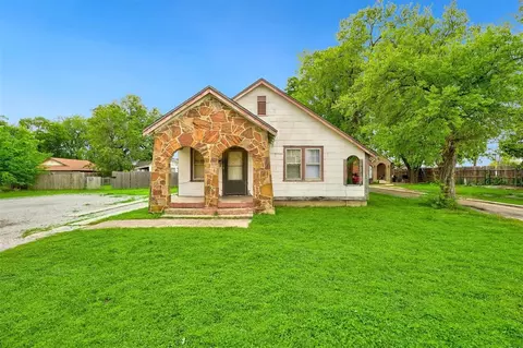 5907 NW 40th St, Warr Acres, OK 73122