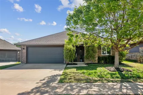 17800 Black Hawk Cir, Edmond, OK 73012