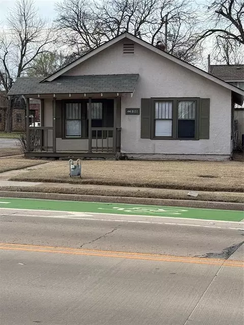 230 E Ayers St, Edmond, OK 73034 photo 1