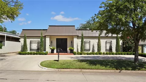 1421 Glenbrook Ter, Nichols Hills, OK 73116