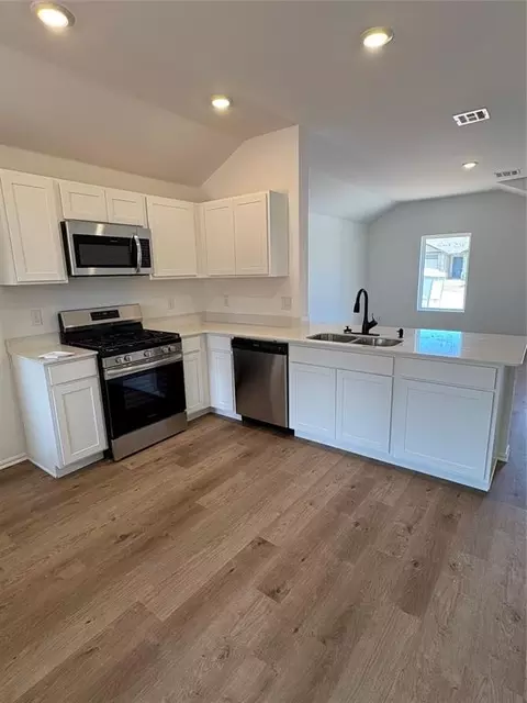 424 Kale Rd, Tuttle, OK 73089 photo 4