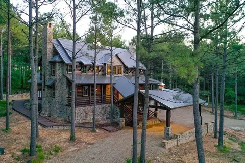 27 Pleasant Cypress Trl, Broken Bow, OK 74728