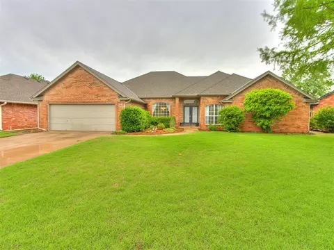 2424 Fairway Ct, Norman, OK 73069