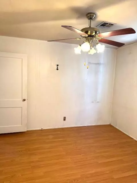 1229 N Benson St, Altus, OK 73521 photo 16