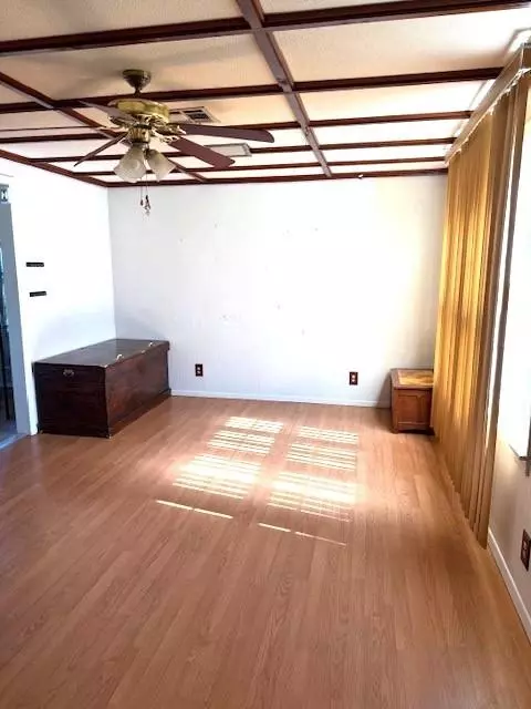 1229 N Benson St, Altus, OK 73521 photo 3